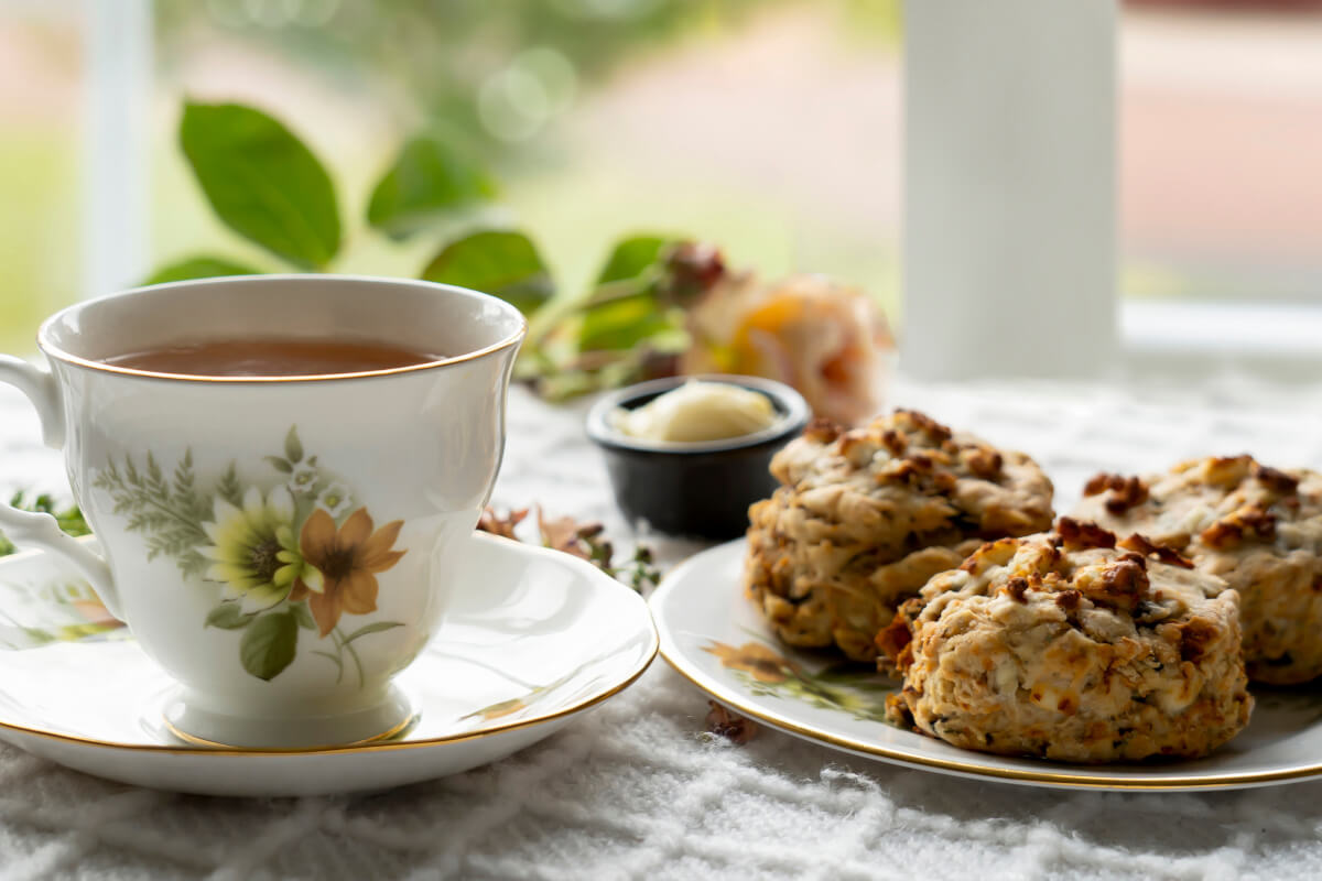 紅茶とスコーン
